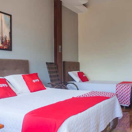 Oyo M&J Hotel Santo Antonio do Descoberto Luaran gambar